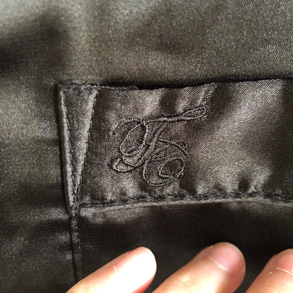 Long Silky Black Robe - Picture 3 of 4